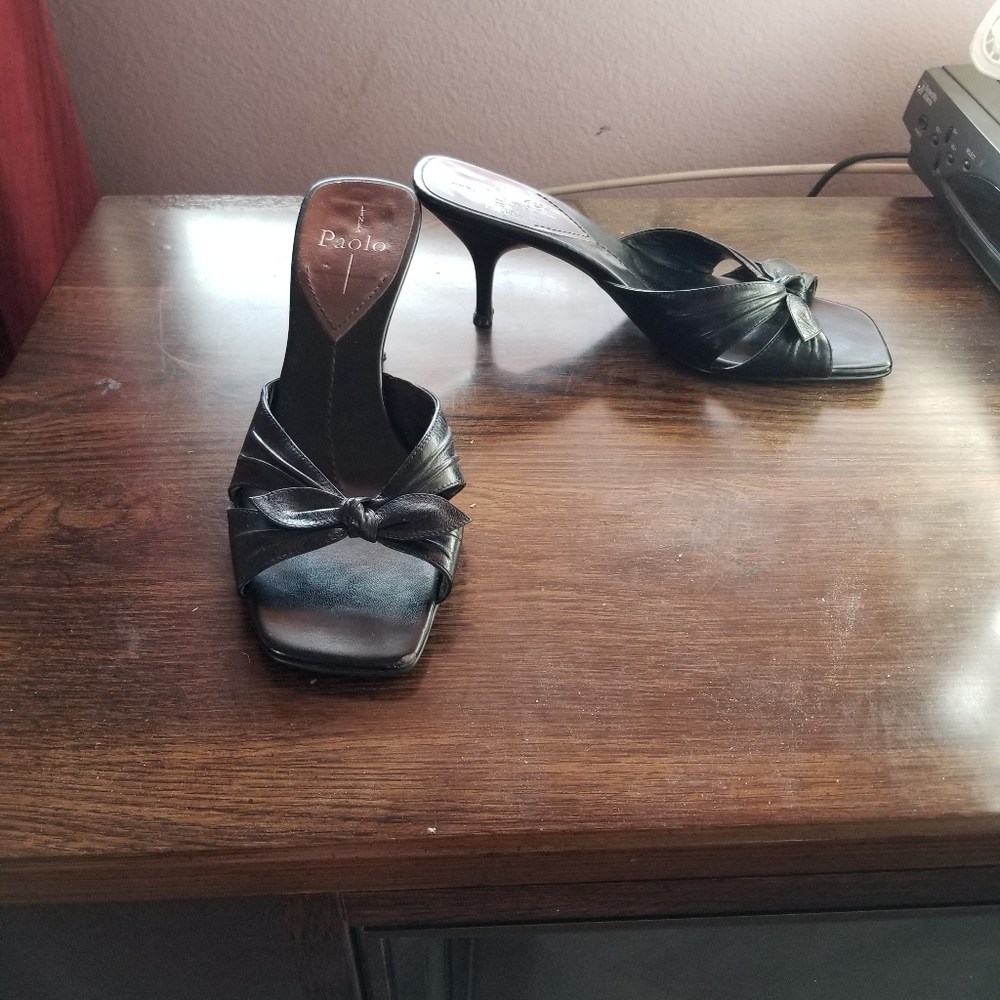 Shoe